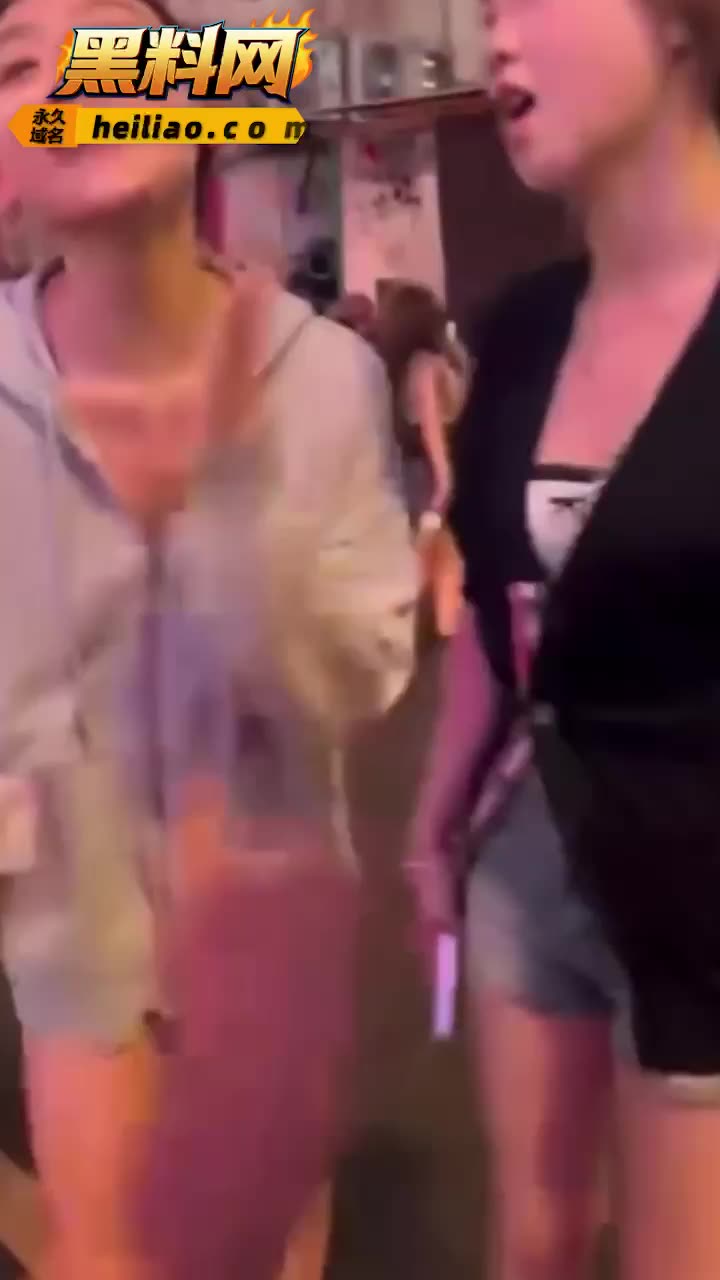 热门内涵段子精选：这种大奶妹子到底谁在谈啊！
